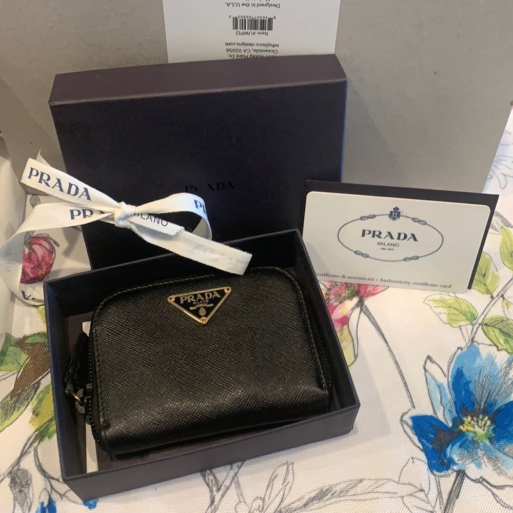 Prada Wallet- Saffiano Leather Coin Purse